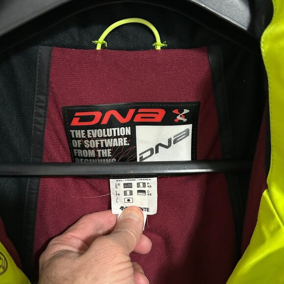 DNA Descente Ski Snowboard Jacket Ion Bodies W/ Hood Size Small - Picture 4 of 10